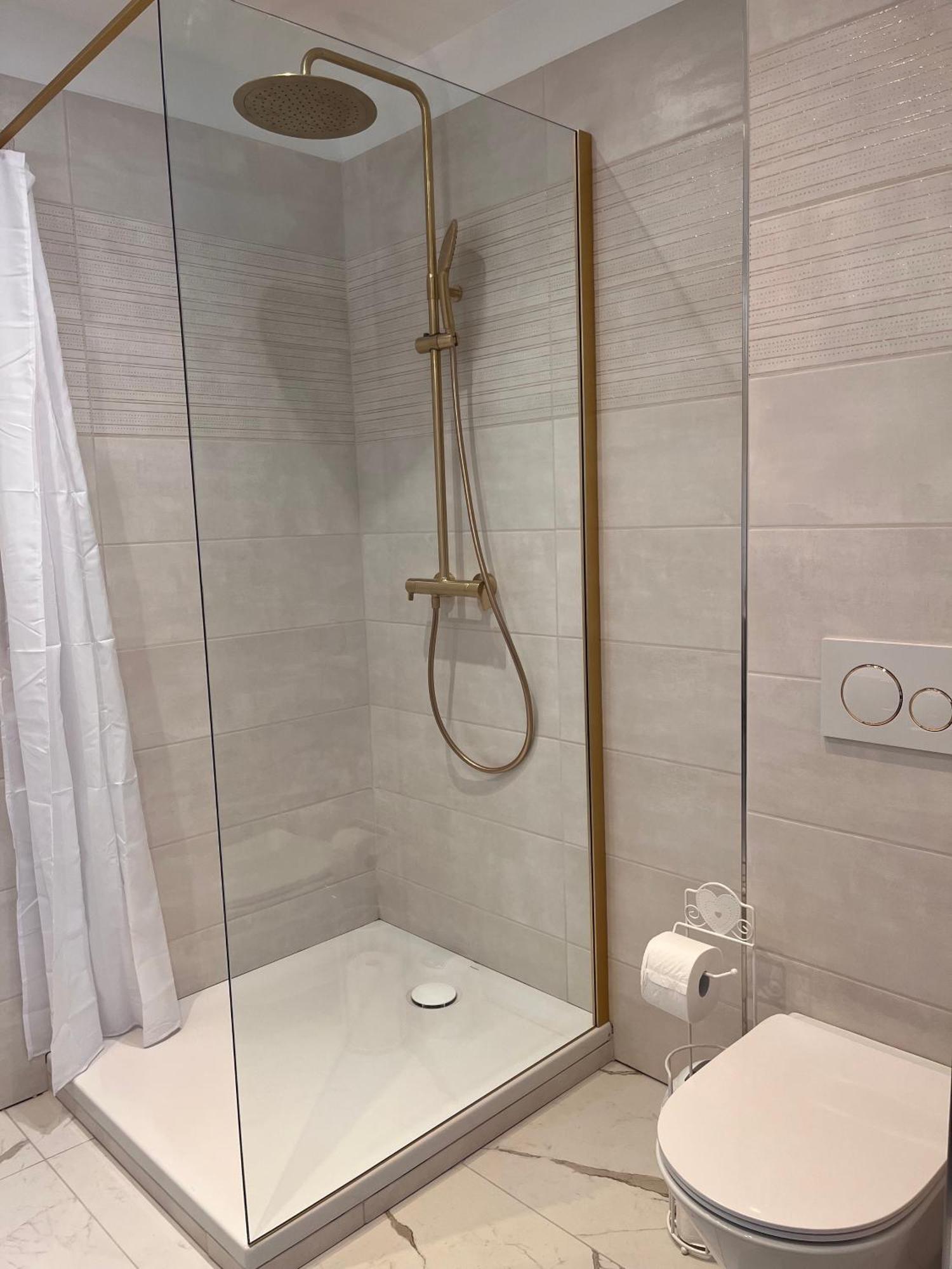 Hdg Hotel Gare De L'Isle Adam Appart'S Hotel Parmain Dış mekan fotoğraf